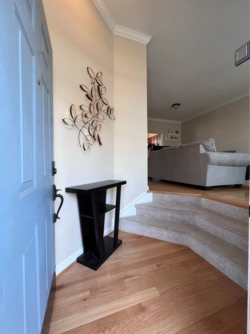 Sterling House: 47692 Woolcott Square