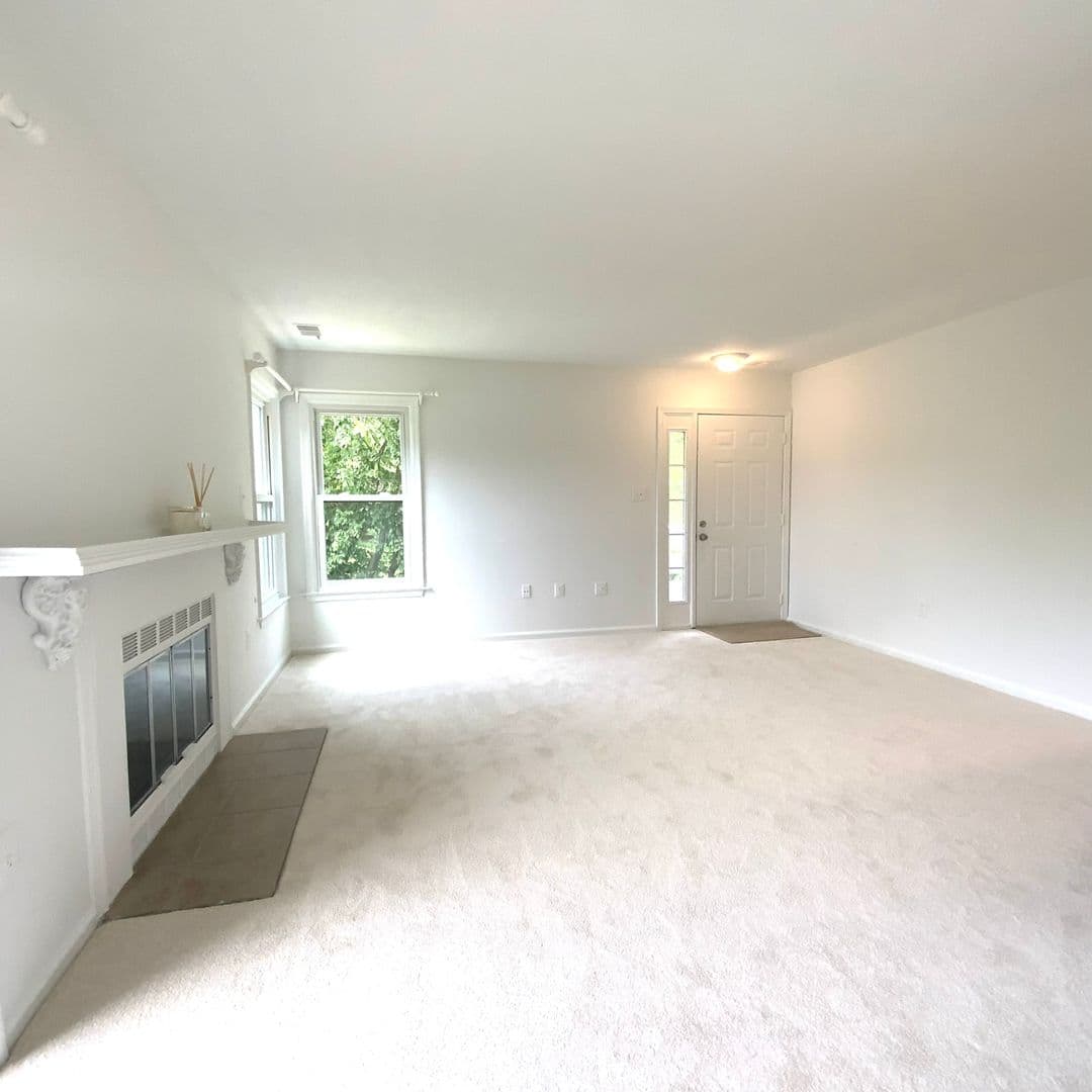 Falls Church House: 7594 Lakeside Village Drive