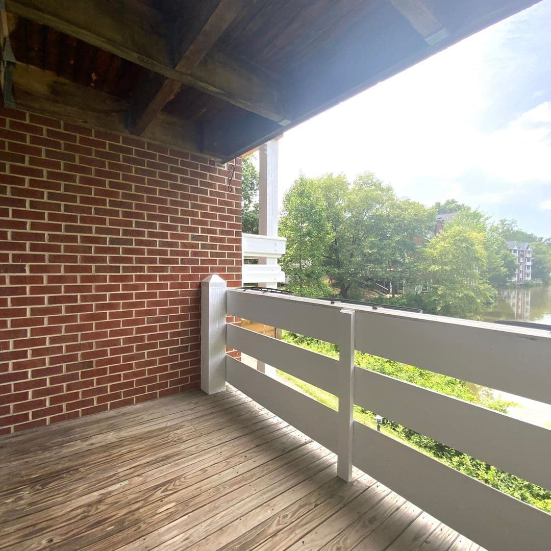 Falls Church House: 7594 Lakeside Village Drive