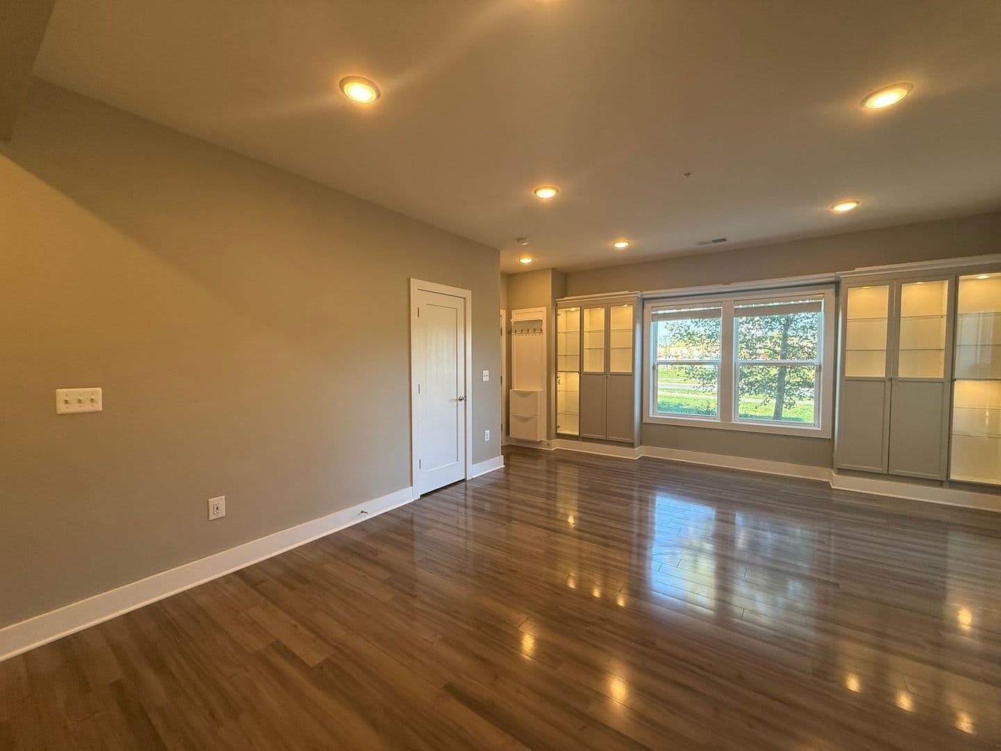 Ashburn House: 44860 Tiverton Square