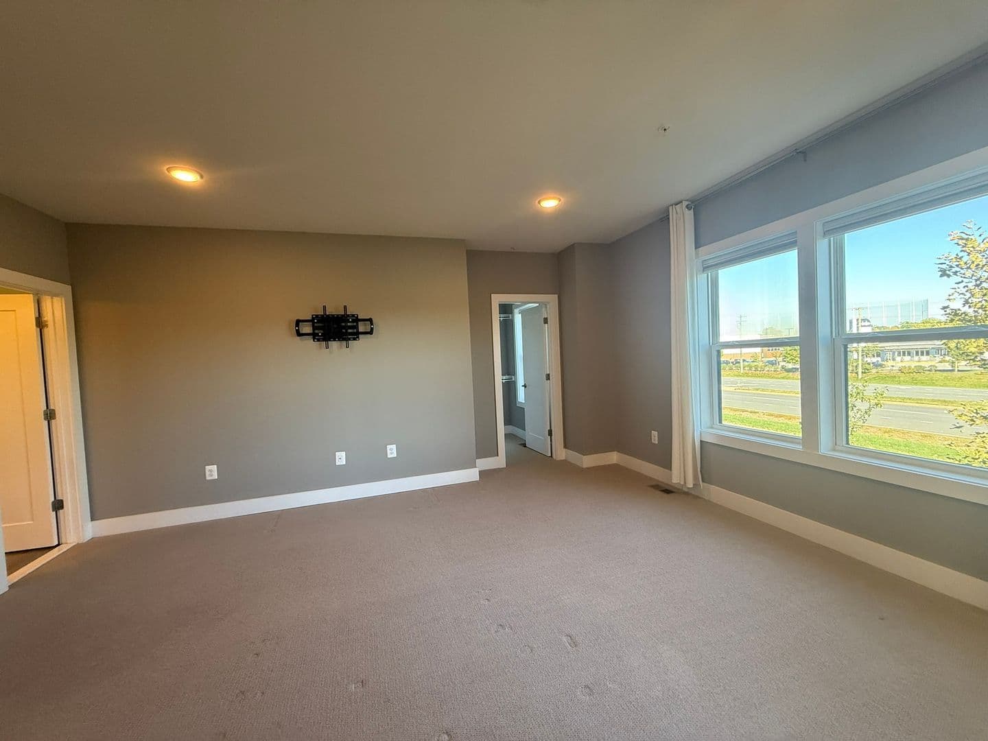 Ashburn House: 44860 Tiverton Square