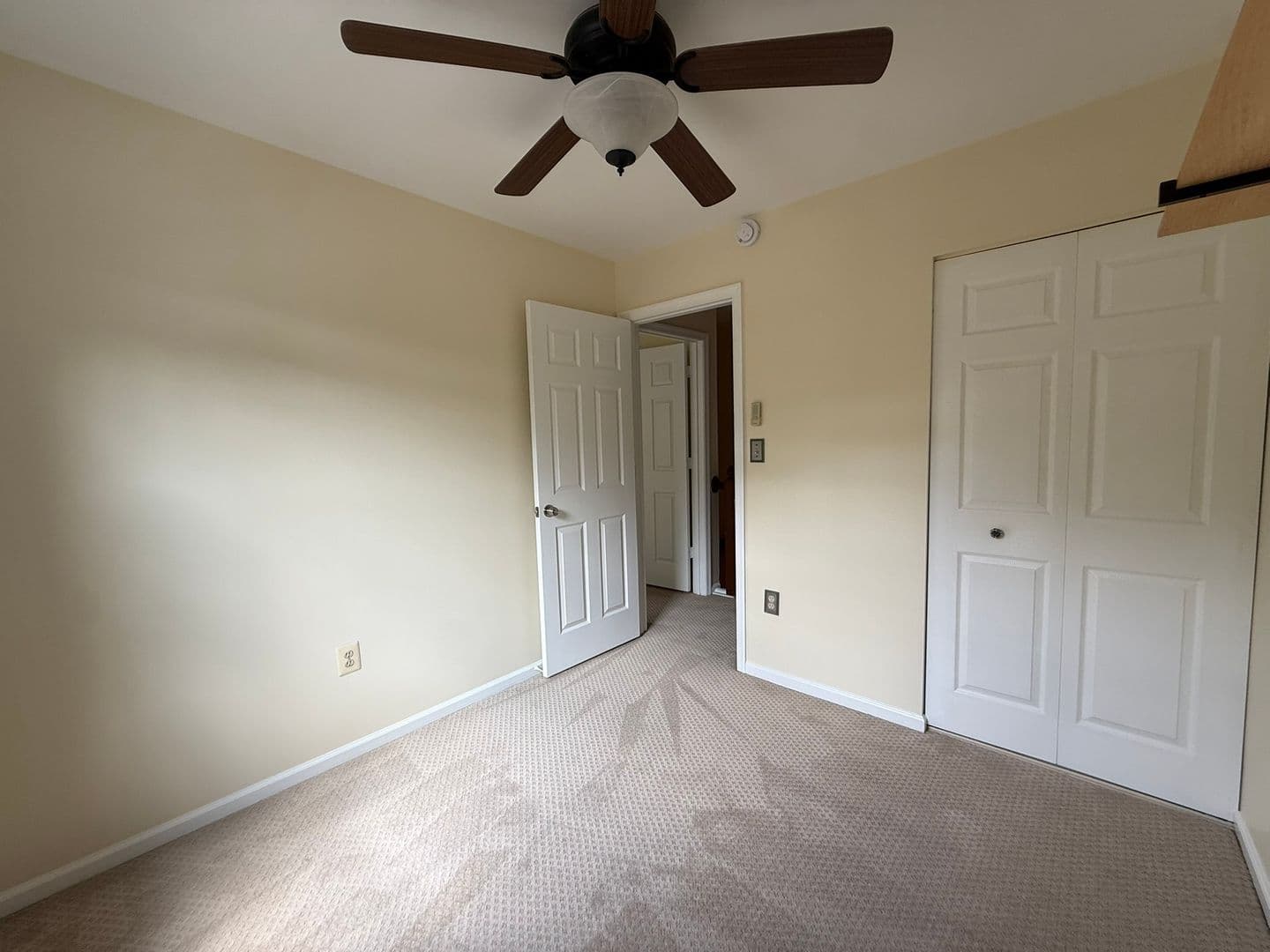 Alexandria House: 6269 Walkers Croft Way