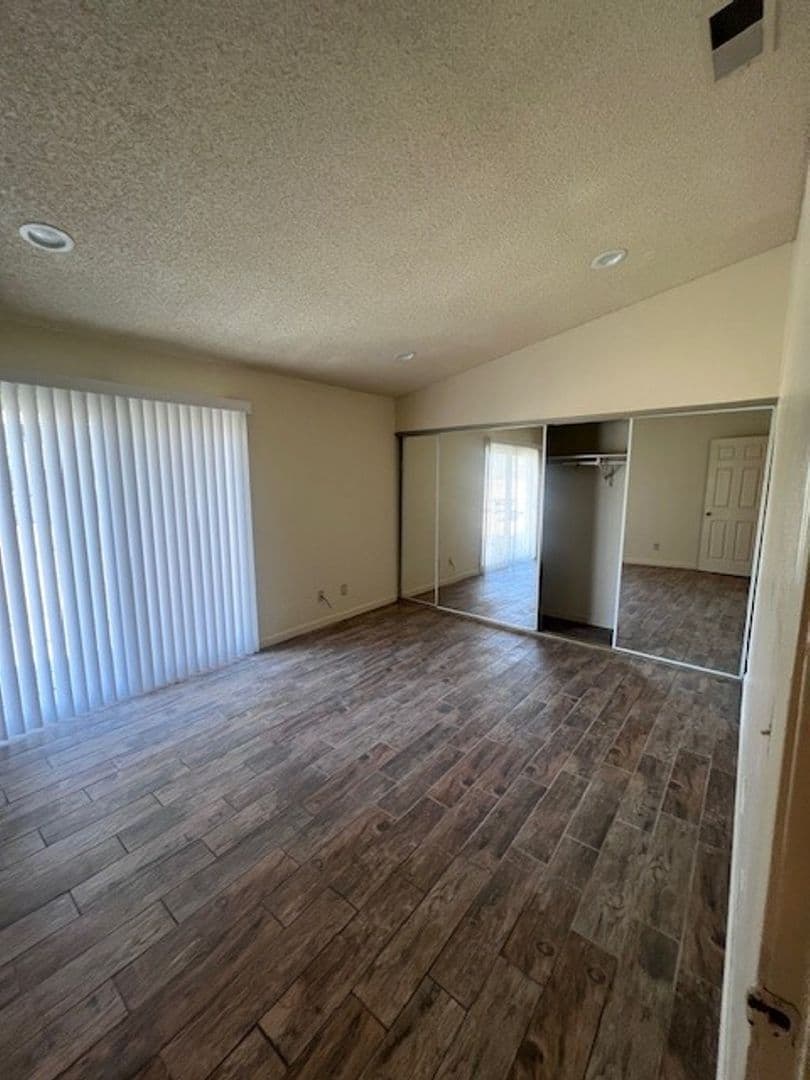 Helendale House: 26595 Voyage Lane