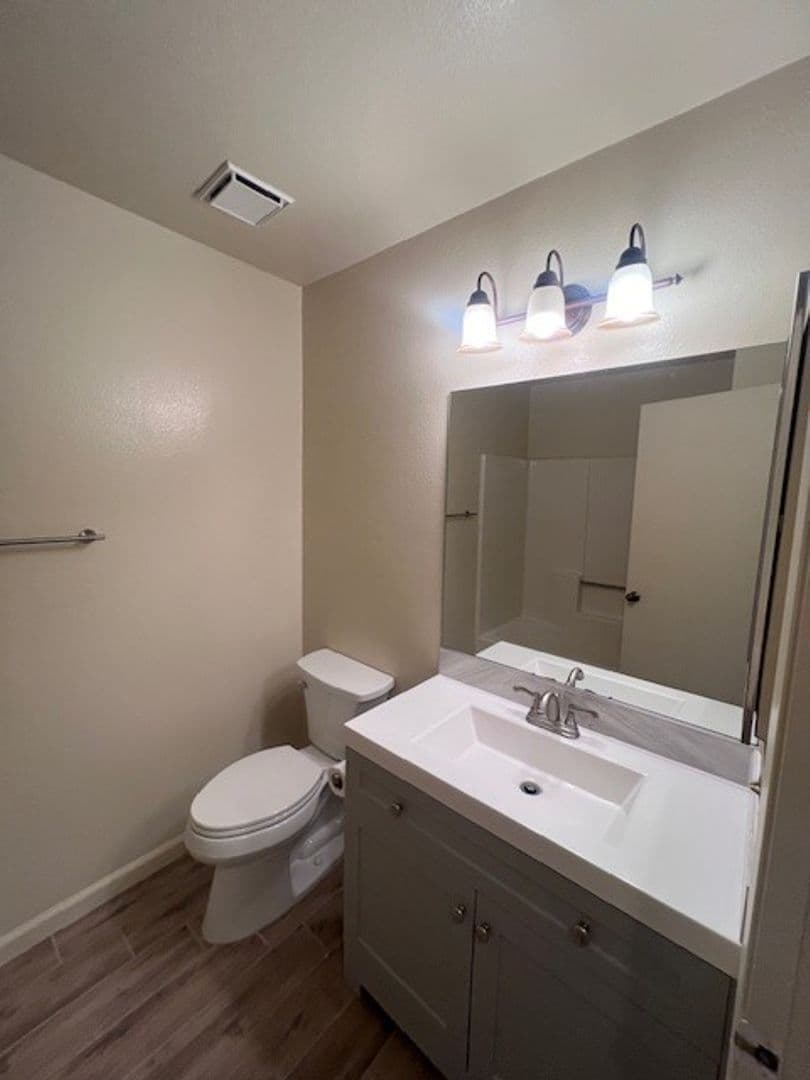 Helendale House: 26595 Voyage Lane