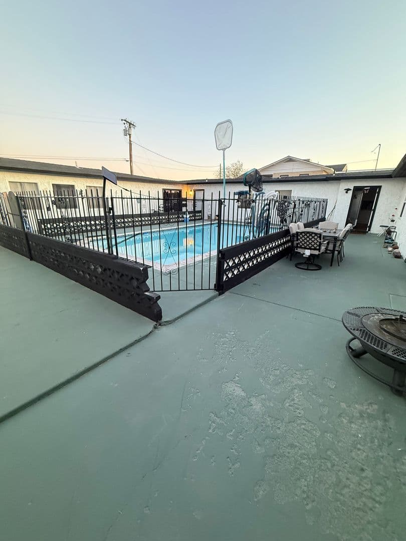 Barstow House: 445 Highland Ave #A