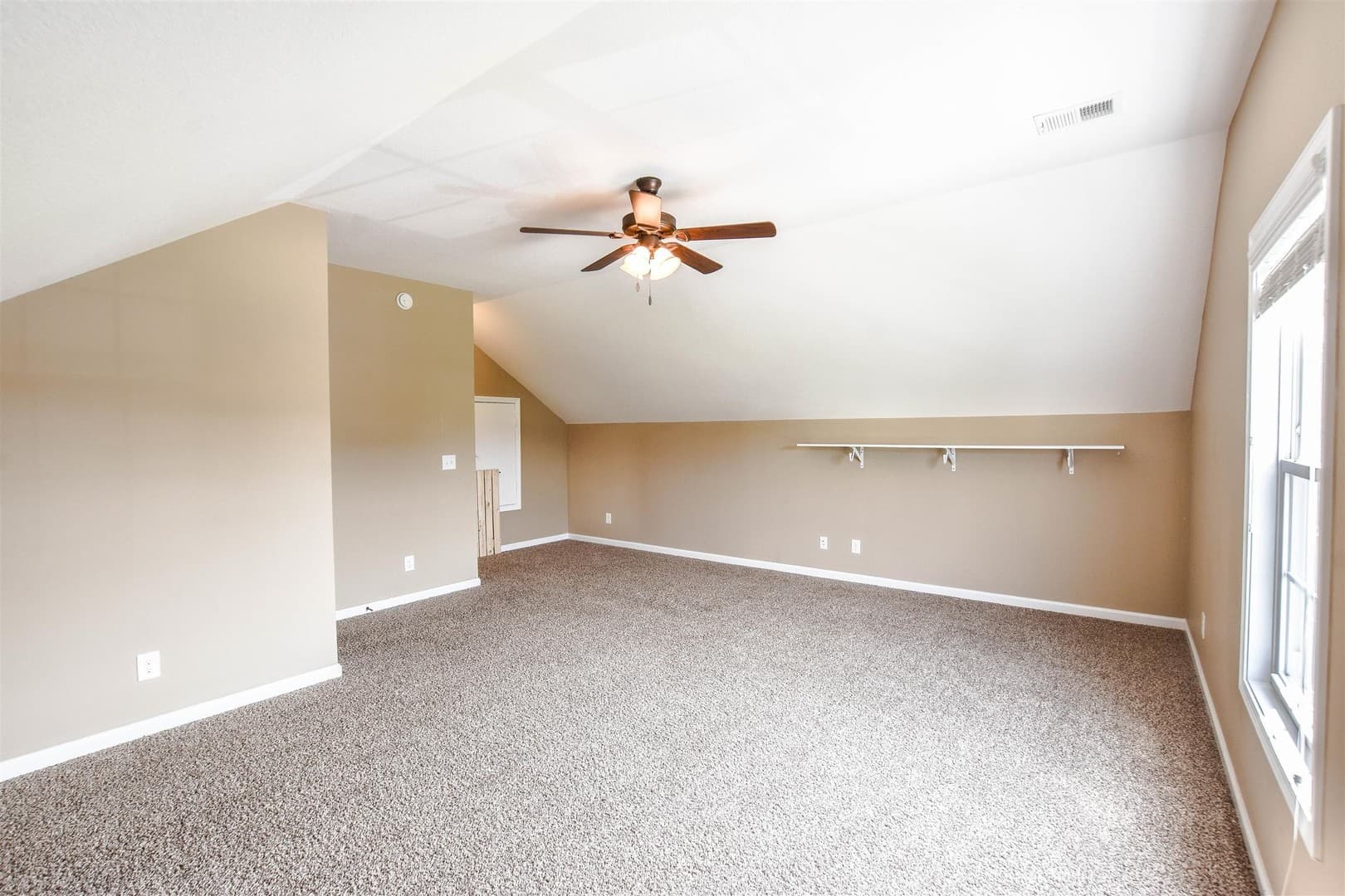 Clarksville House: 3627 Fox Tail Drive