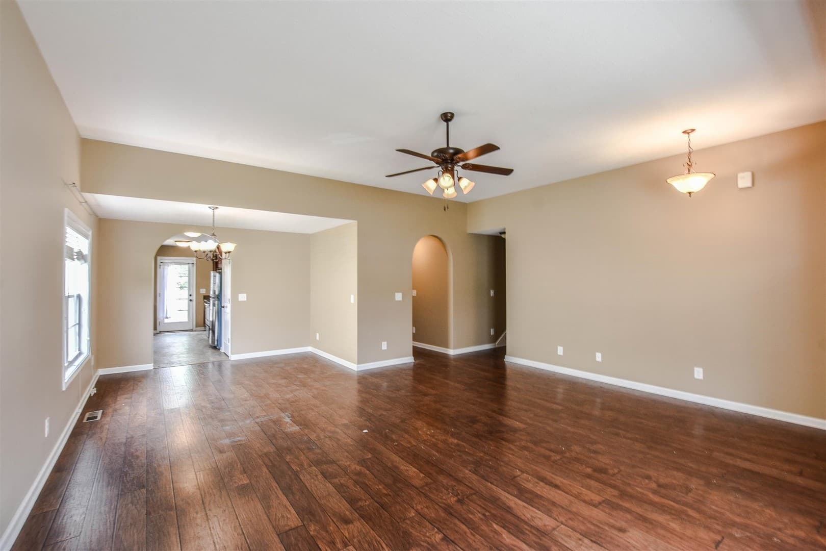 Clarksville House: 3627 Fox Tail Drive