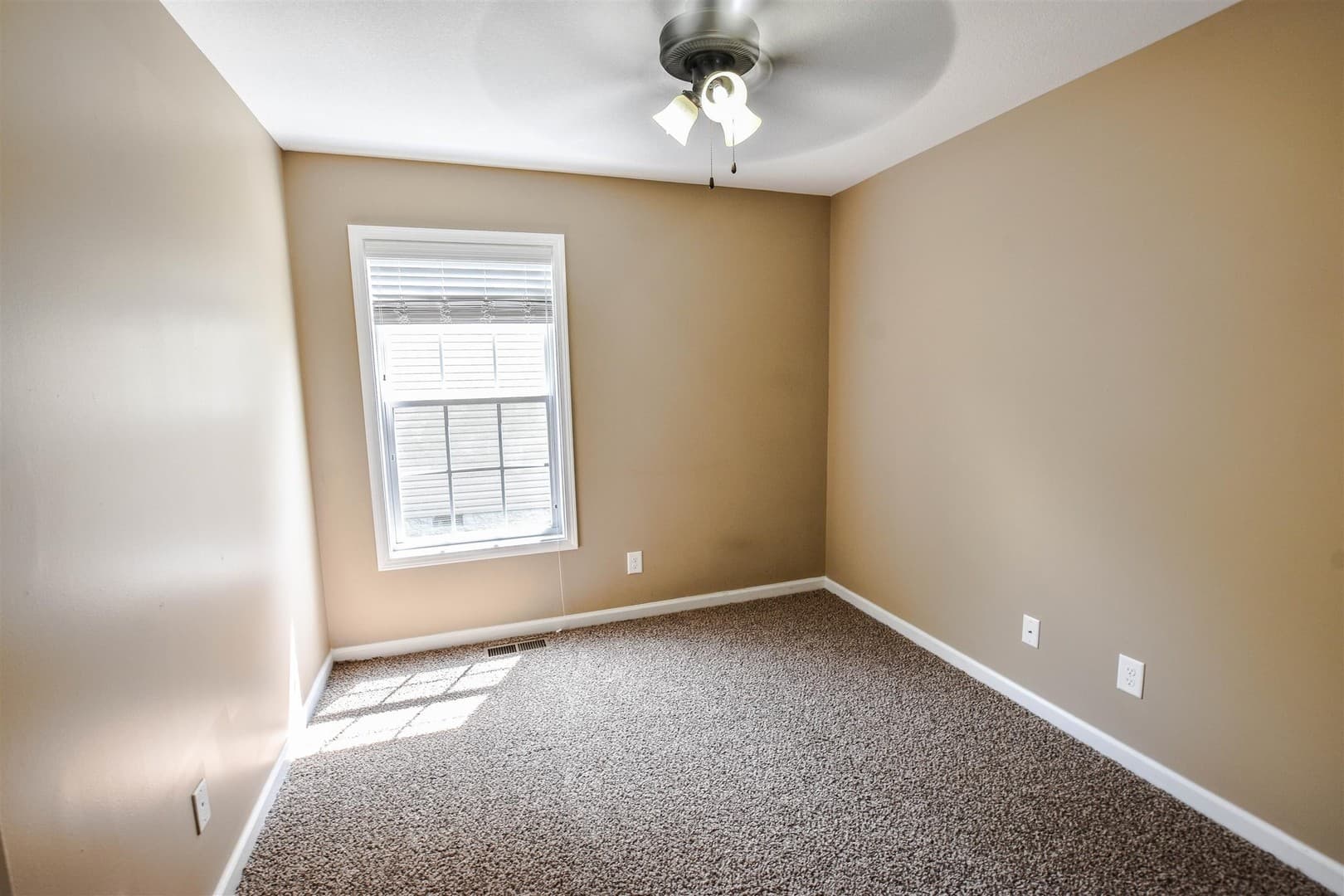 Clarksville House: 3627 Fox Tail Drive