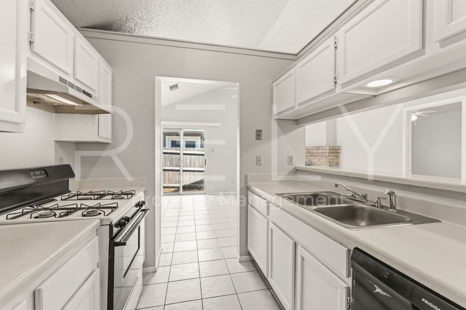 Round Rock House: 409 Greenlawn Blvd