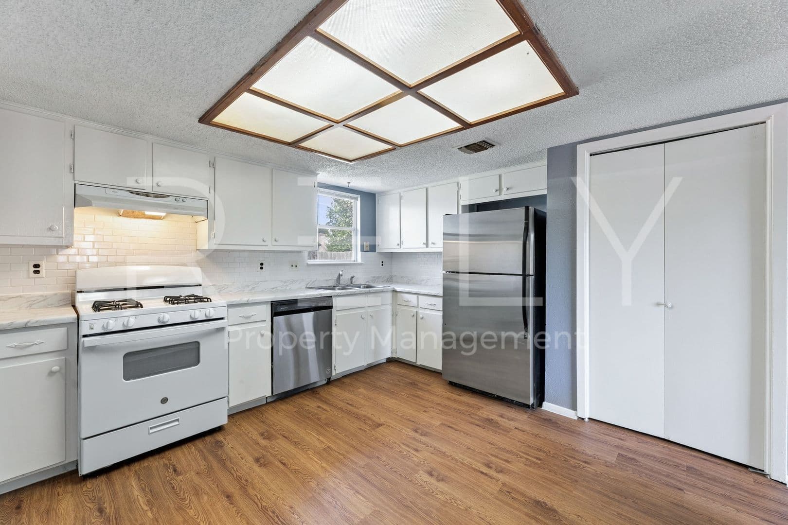 Georgetown Apartment: 409 E Janis Dr