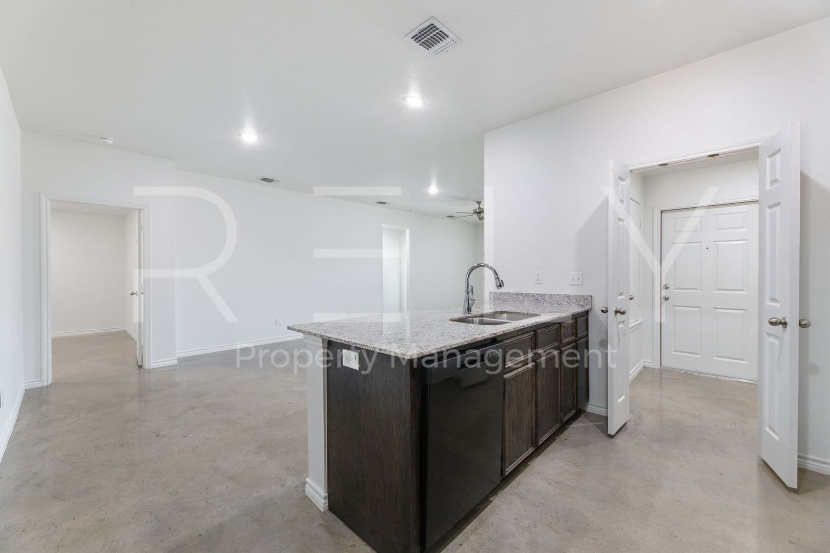 Harker Heights Apartment: 1805 Emma Naylor Ct