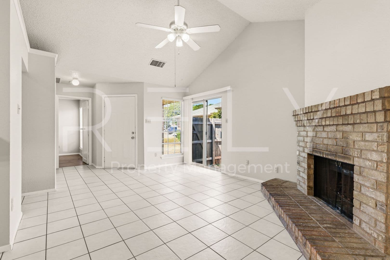 Round Rock House: 409 Greenlawn Blvd