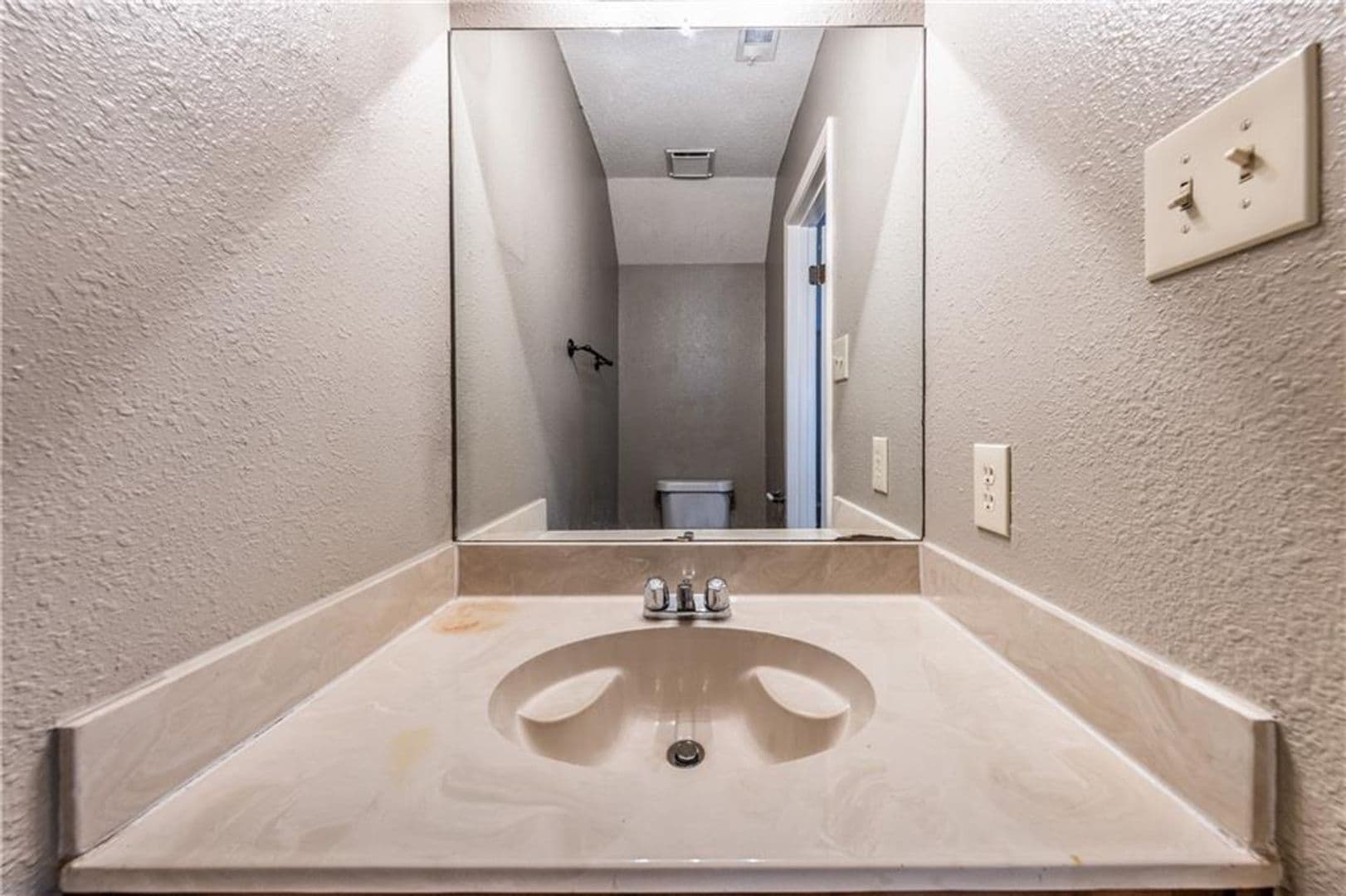 Austin Apartment: 8106 Dunn St