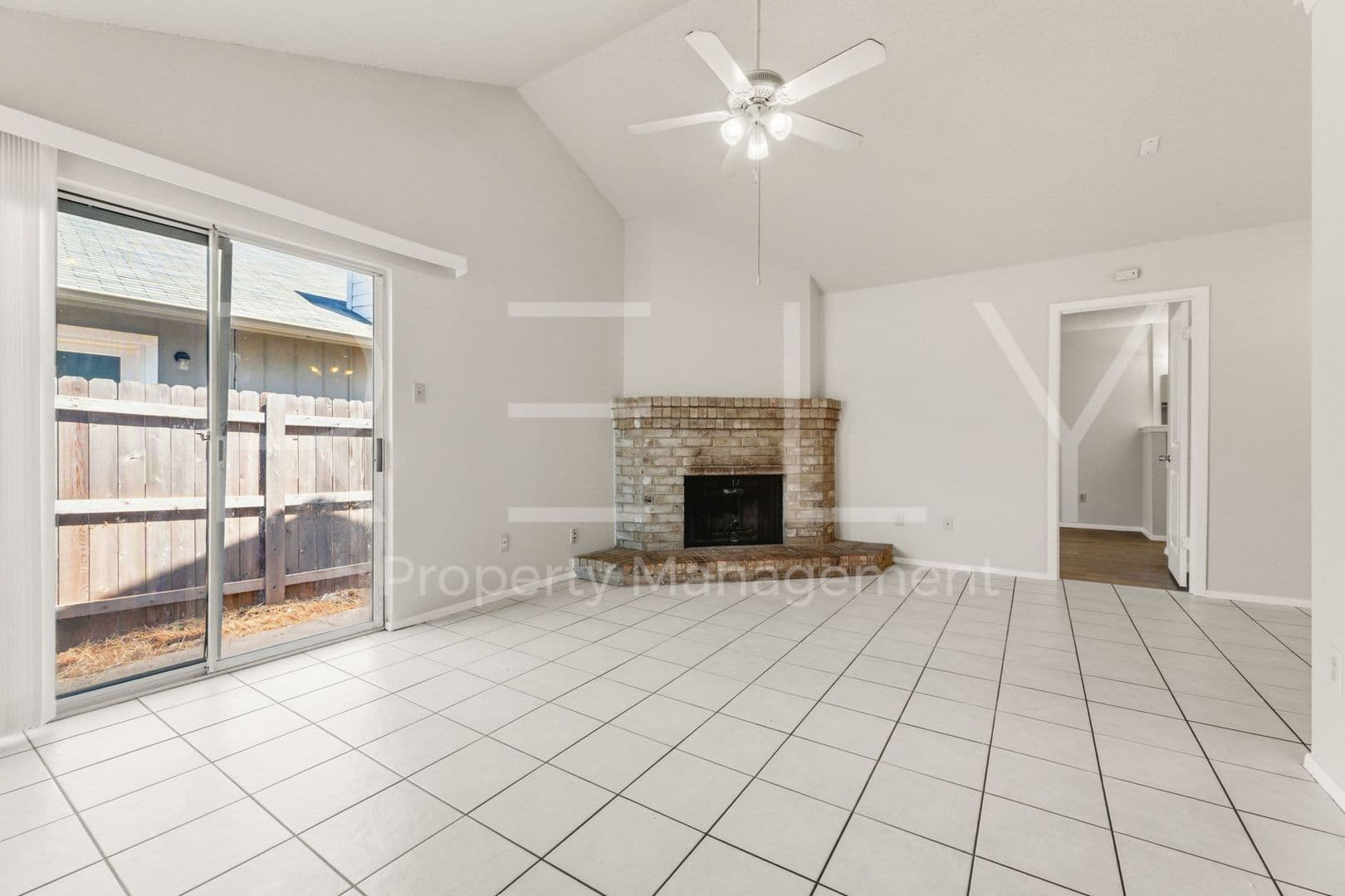 Round Rock House: 409 Greenlawn Blvd