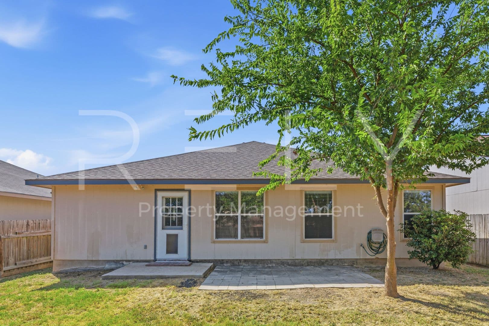 Jarrell House: 241 Moonstone Dr