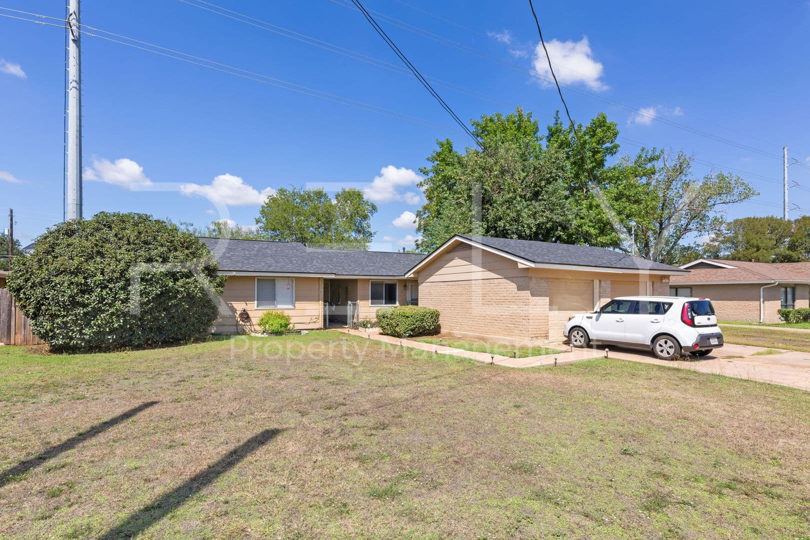 Georgetown Apartment: 409 E Janis Dr
