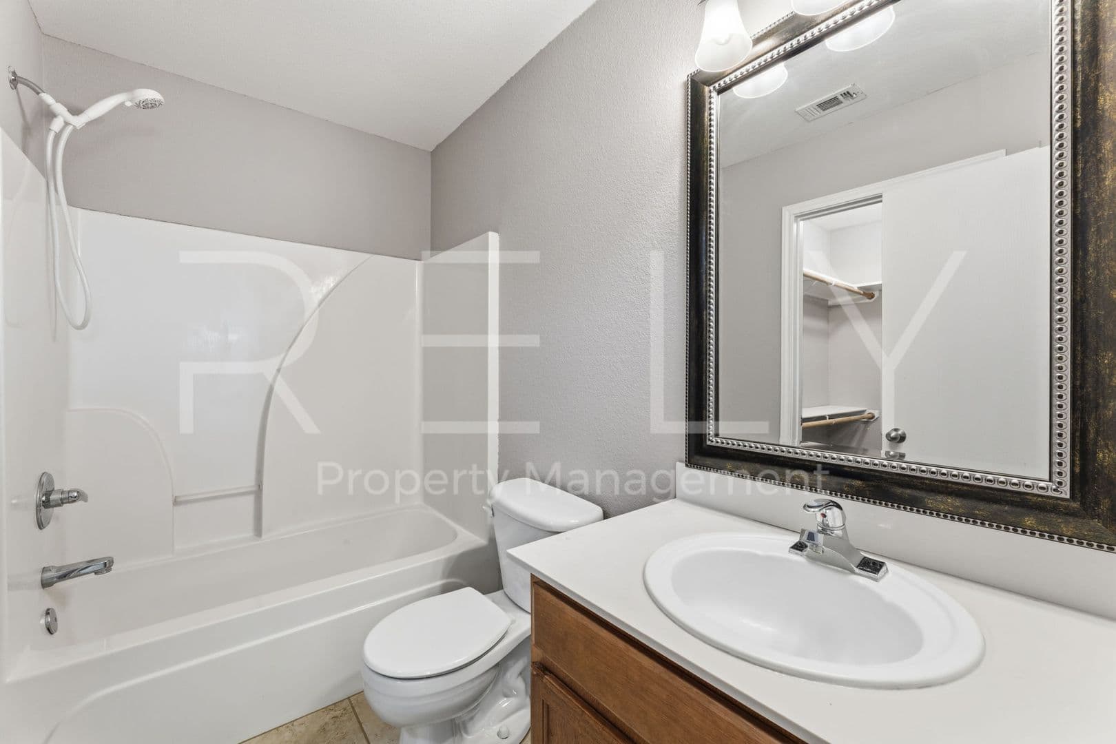 Jarrell House: 241 Moonstone Dr