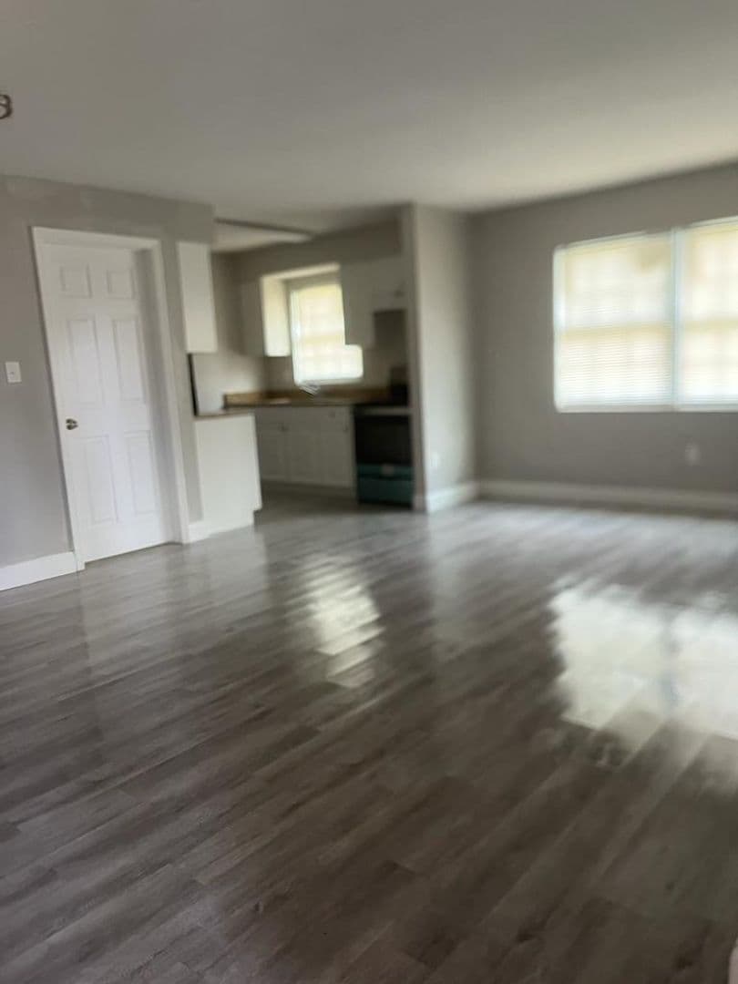 Tampa Apartment: 13624 N. 15th St.