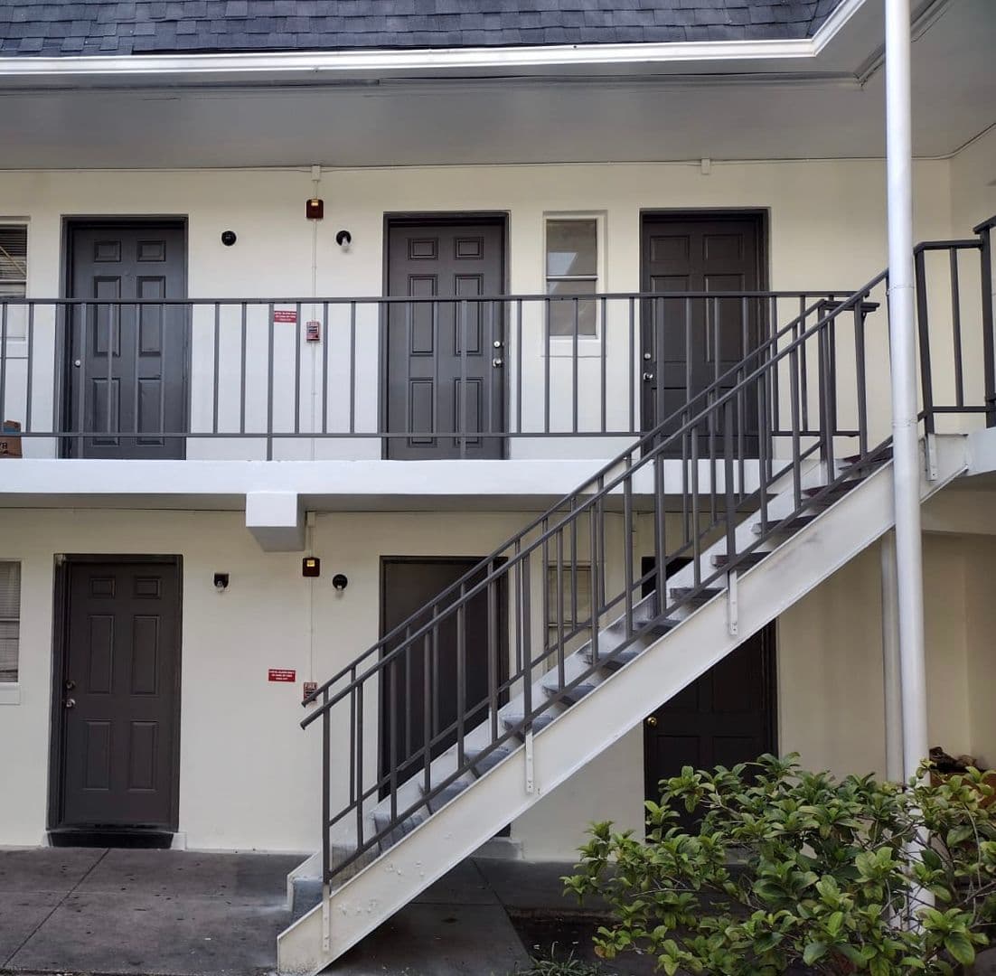 Tampa Apartment: 11603 N 22nd Street