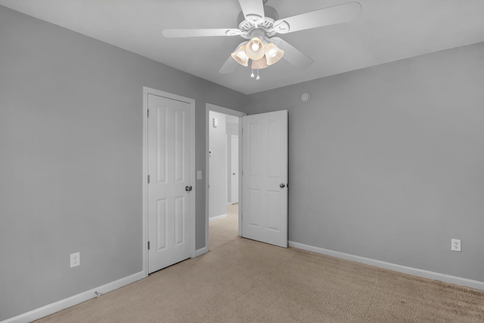 Richmond Hill House: 690 Summer Hill Way