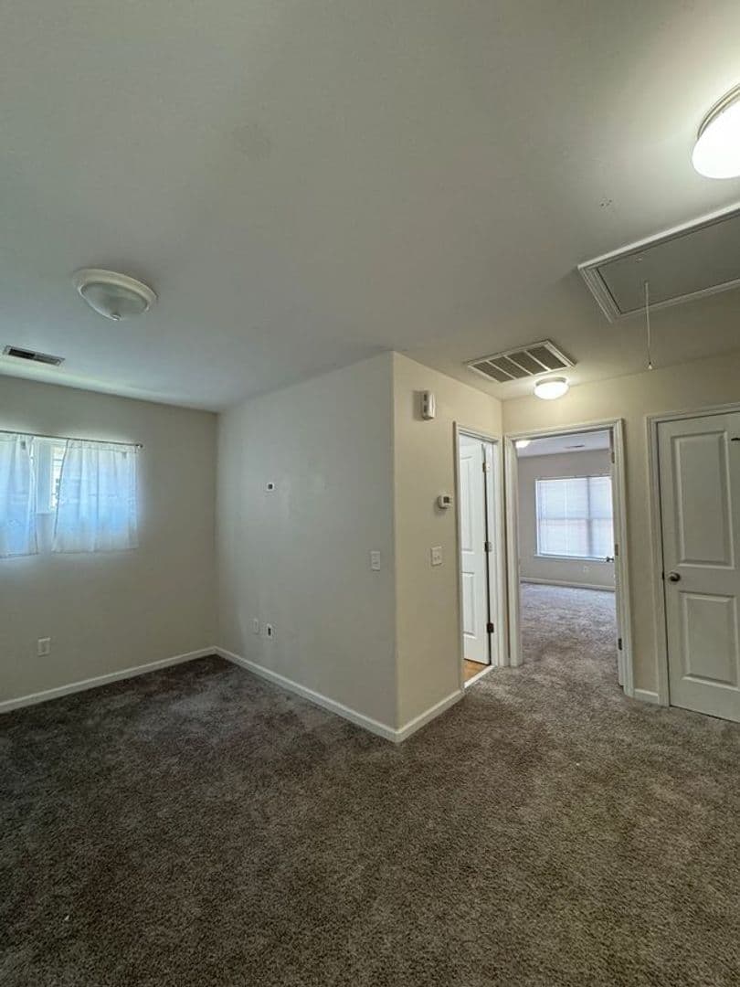 Richmond Hill House: 670 Summer Hill Way