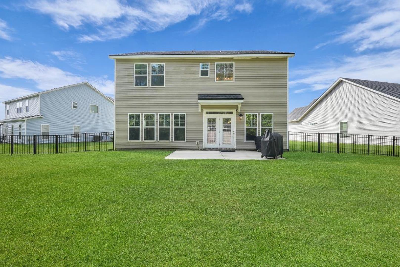 Savannah House: 24 Headlands Ct.