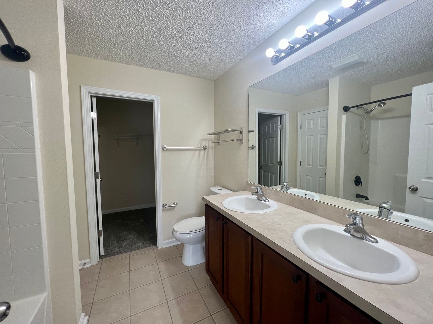 Richmond Hill Apartment: 485 Canyon Oak Loop