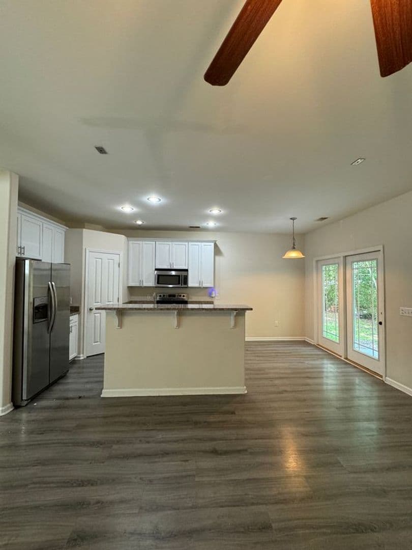 Richmond Hill House: 670 Summer Hill Way