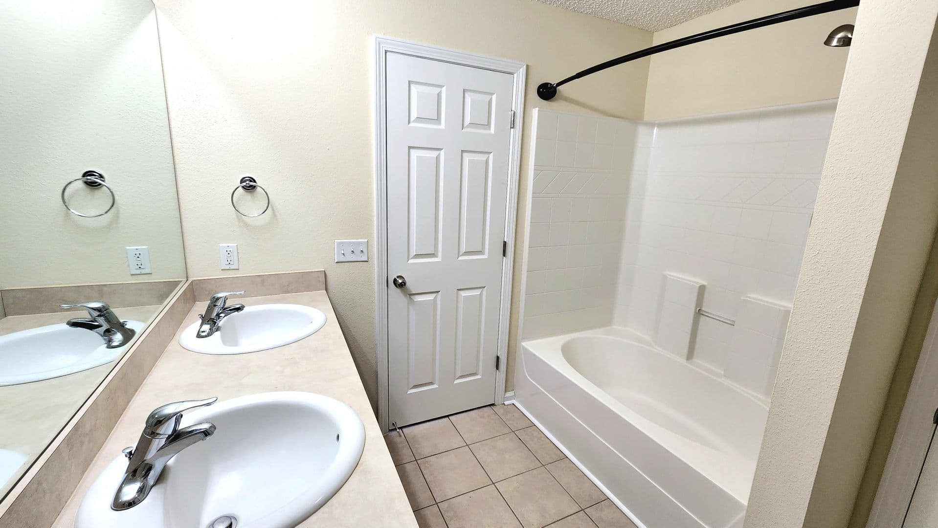Richmond Hill House: 485 Canyon Oak Loop