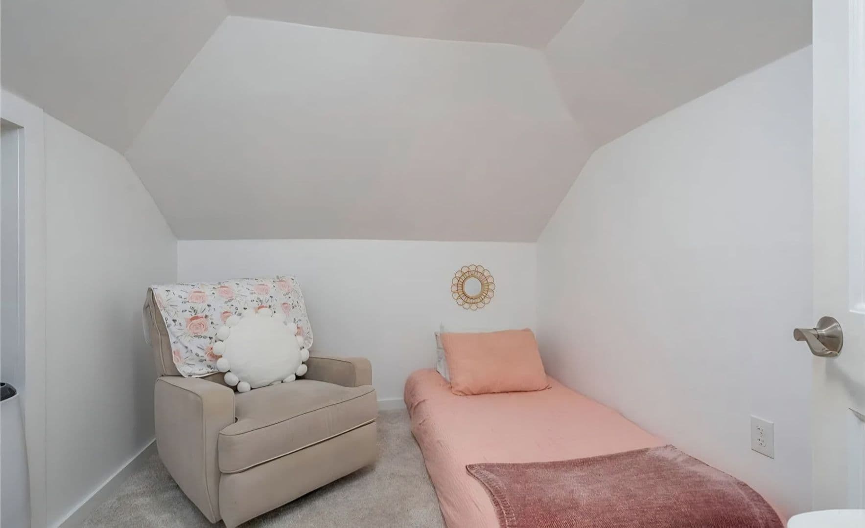 Savannah House: 112 Saint Ives Way