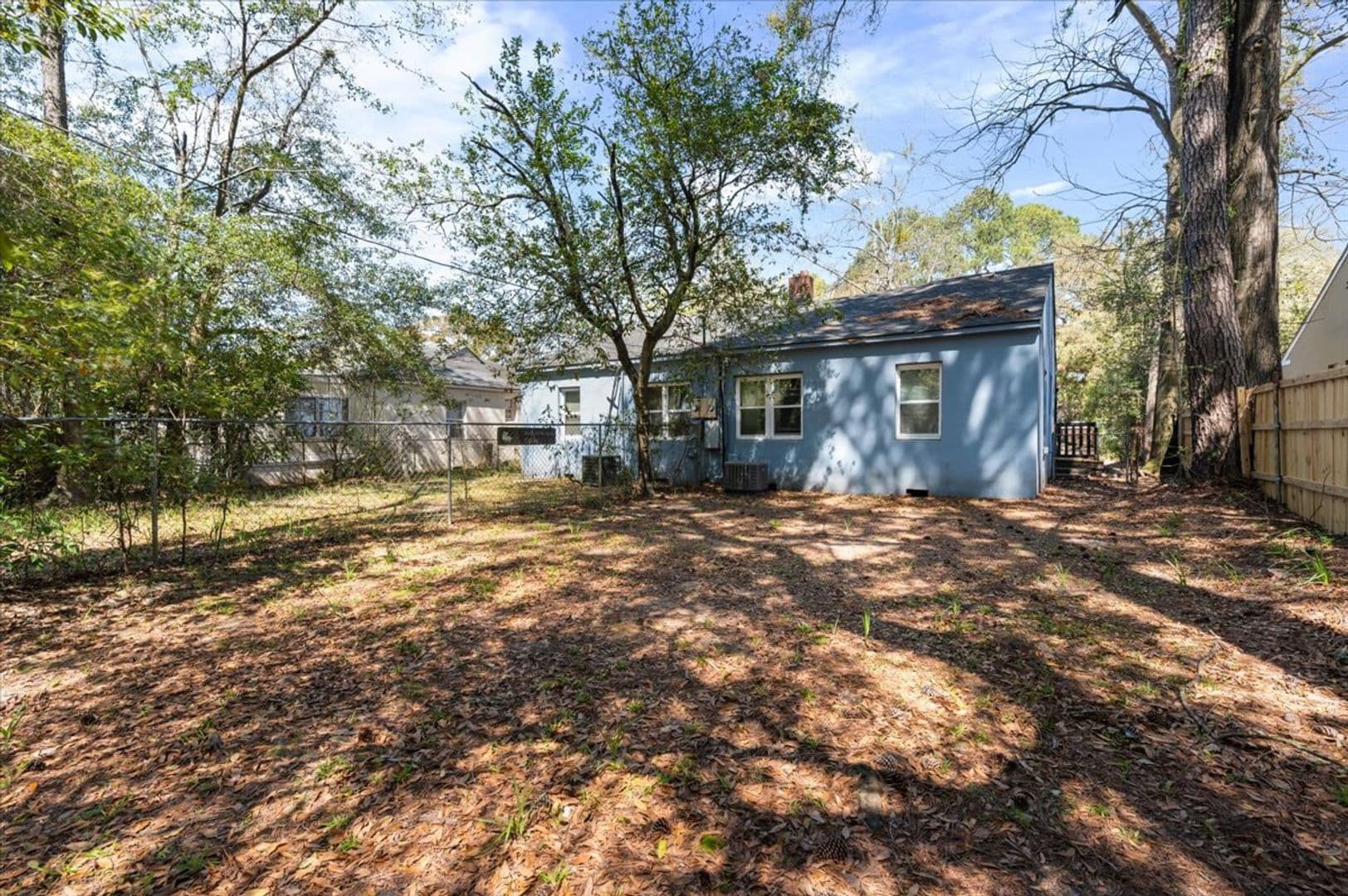 Savannah House: 1319 East 53rd St.