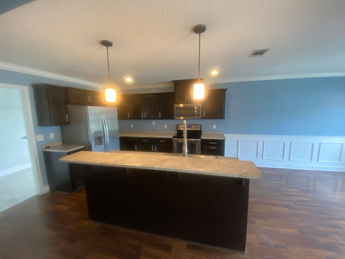 Midway House: 26 Kinlock Ct.