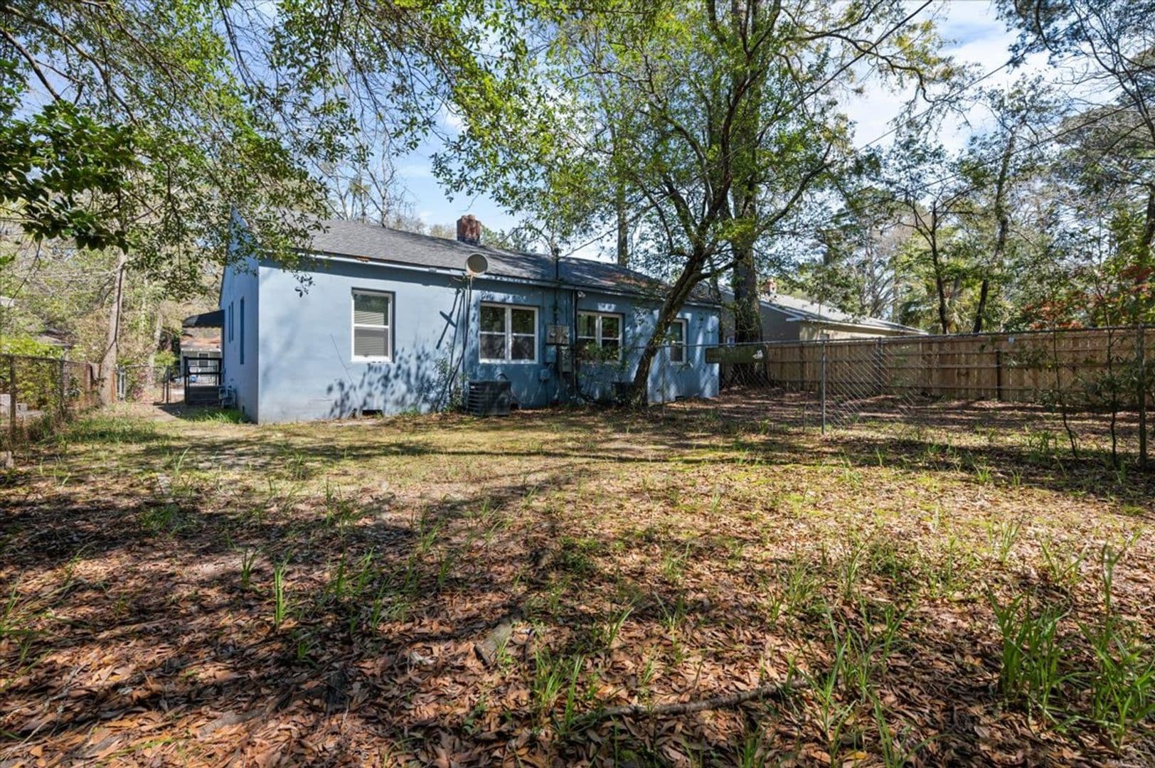 Savannah House: 1319 East 53rd St.