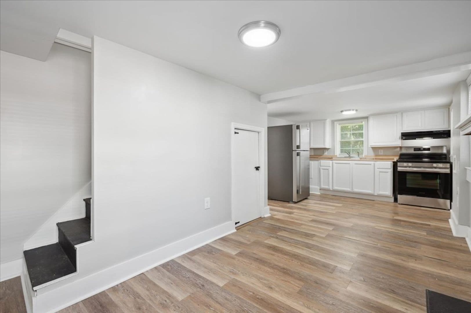 Savannah House: 2415 Ash St.
