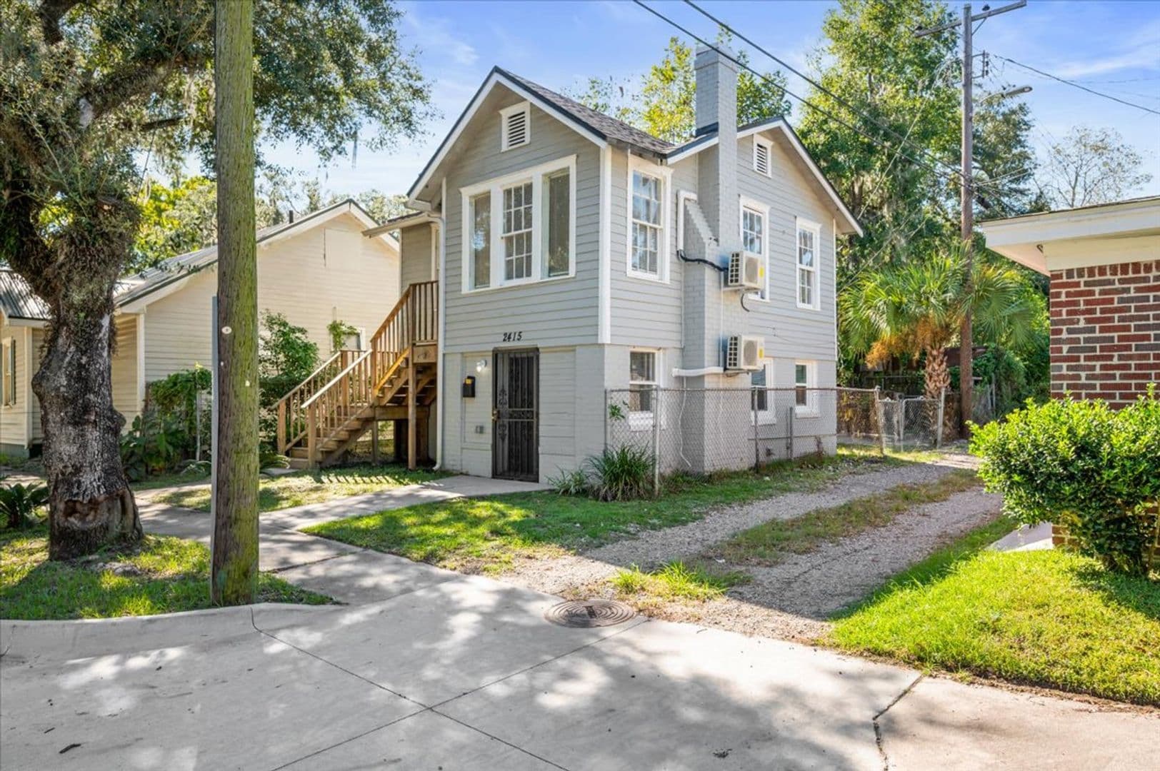 Savannah House: 2415 Ash St.