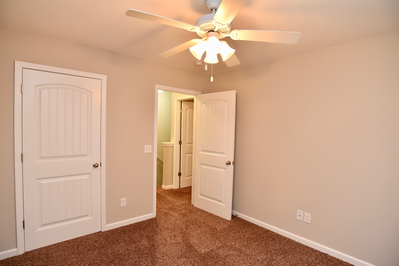 Richmond Hill Townhome: 45 Walker Court