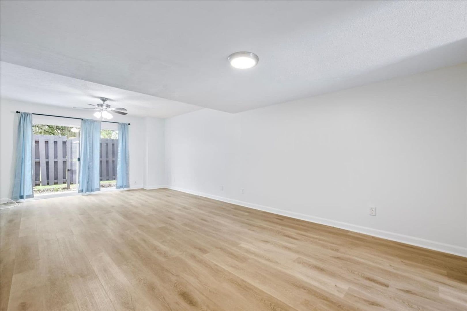 Savannah House: 68 Knollwood Circle