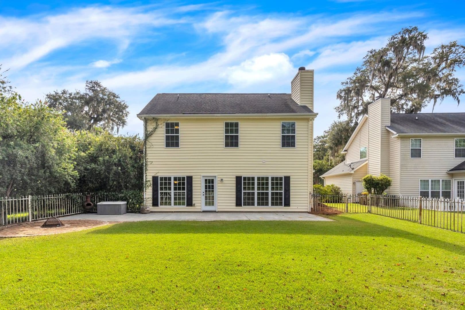 Richmond Hill House: 185 Oak Ridge Circle