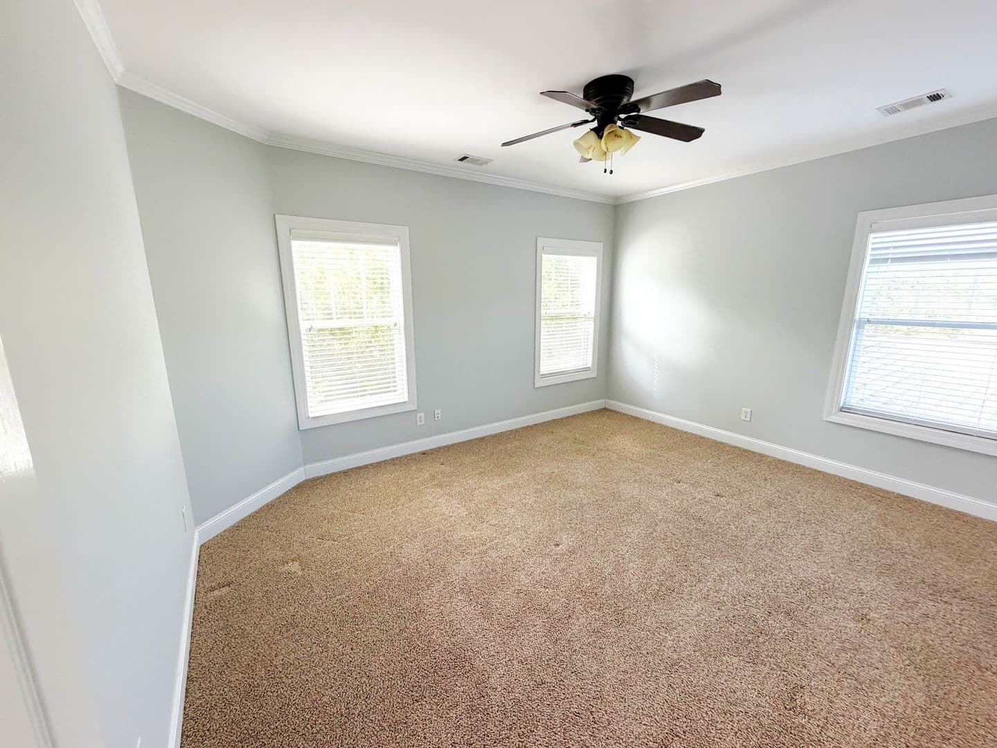 Pooler House: 301 Lake View Dr.