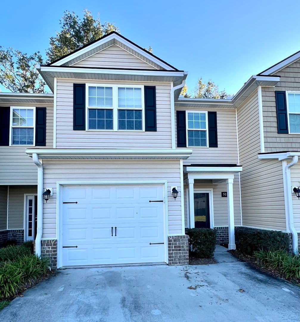Richmond Hill House: 507 Ferguson Ln.