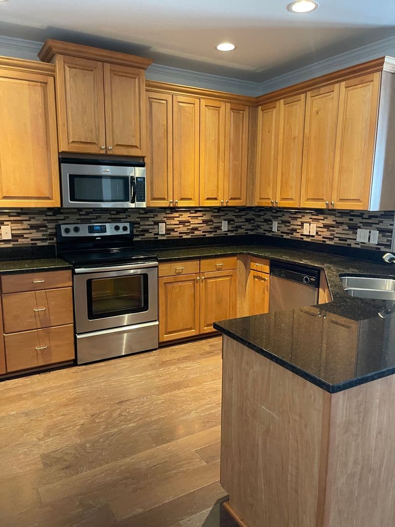 Pooler House: 253 Durham Parkway