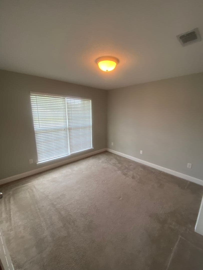 Midway House: 26 Kinlock Ct.