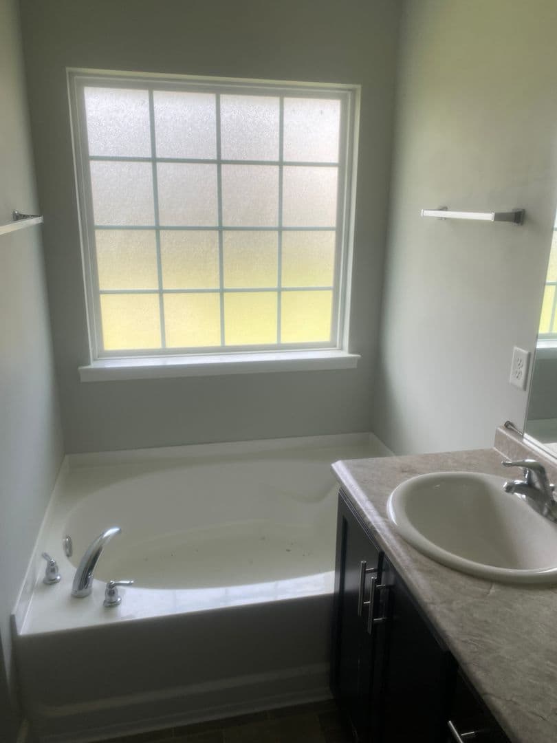 Midway House: 26 Kinlock Ct.
