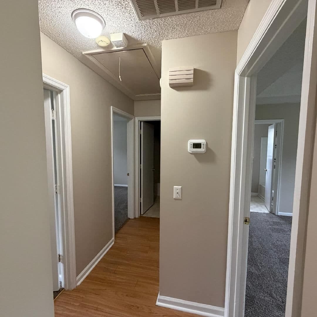 Richmond Hill House: 40 Lewis Dr