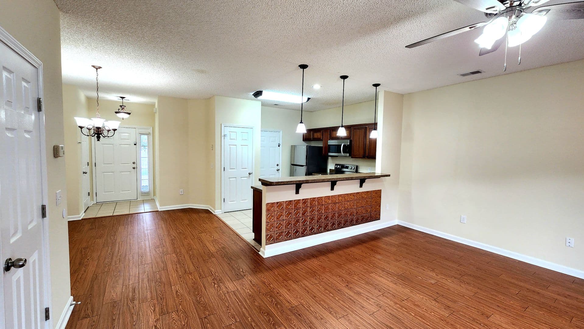 Richmond Hill Apartment: 485 Canyon Oak Loop