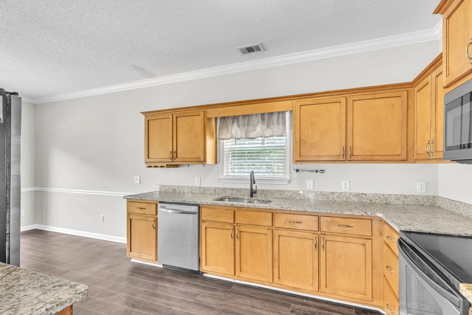Richmond Hill House: 185 Oak Ridge Circle
