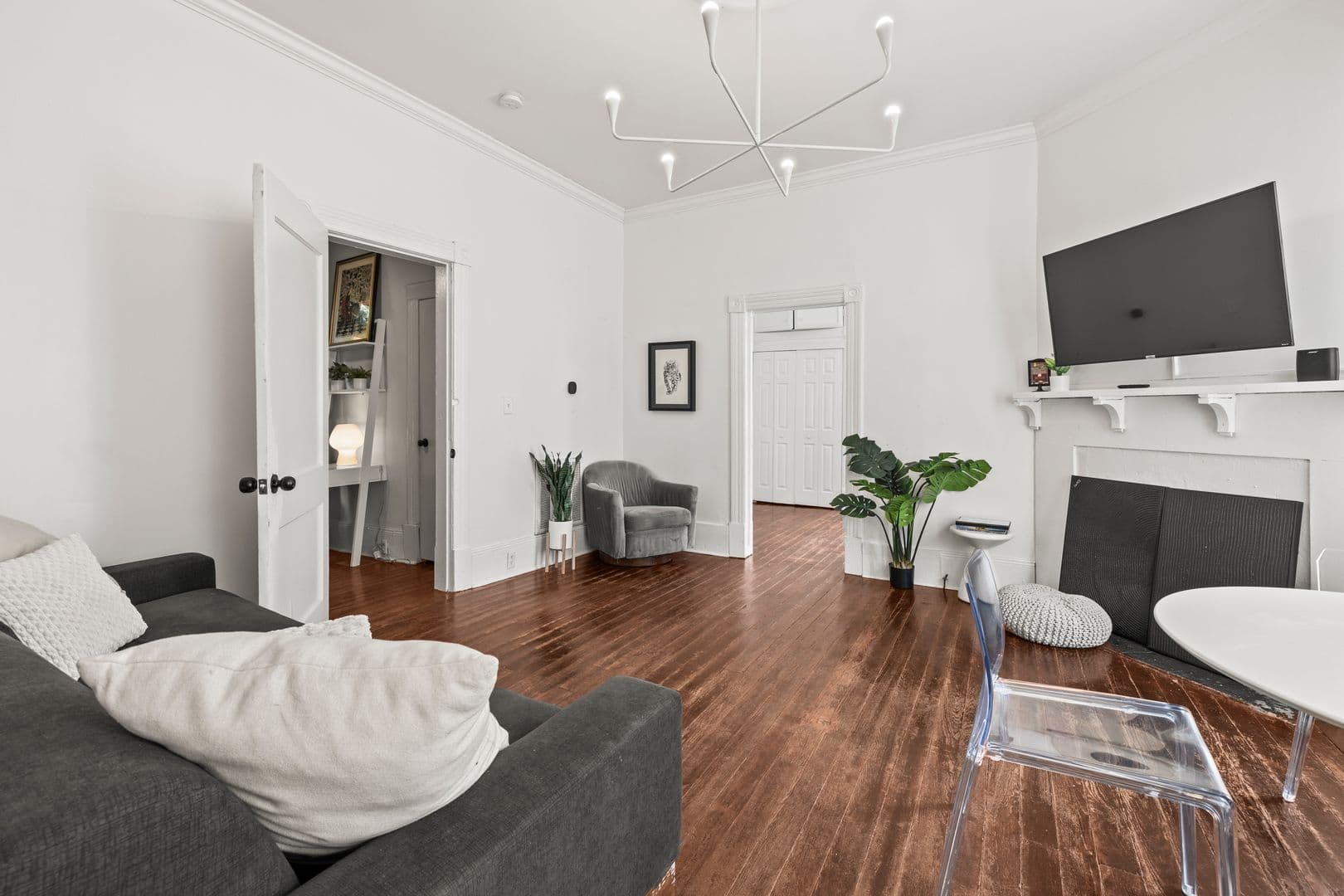 Savannah House: 1212 Price A