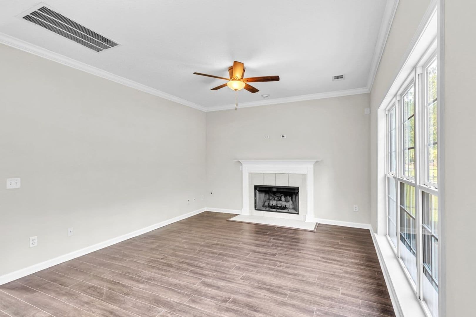 Richmond Hill House: 185 Oak Ridge Circle