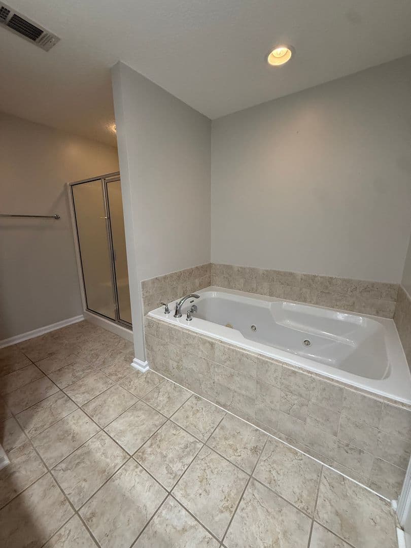 Pooler House: 107 Ventura Place
