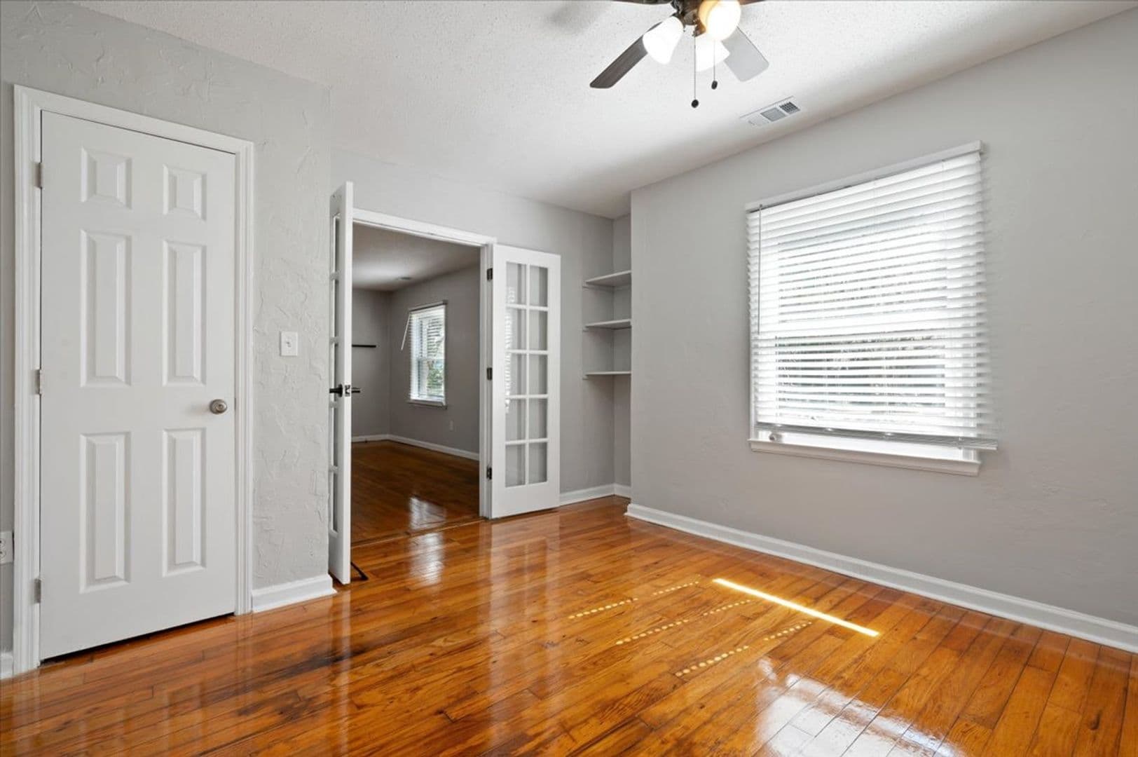 Savannah House: 1702 E 41st St.